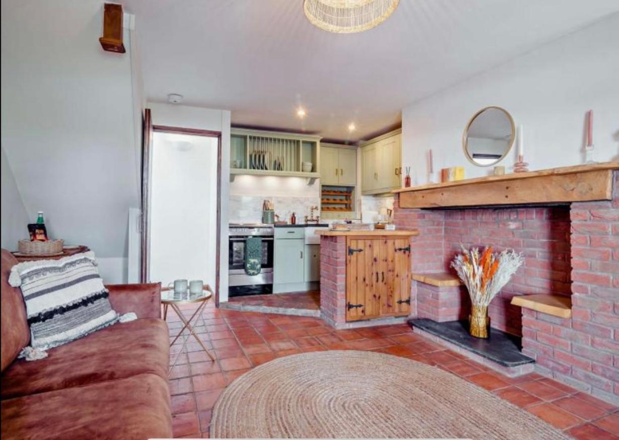 Carpenters Cottage Quirky Home Seaside Town Minehead Exterior photo